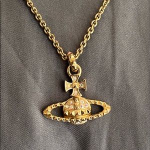 vivienne westwood necklace